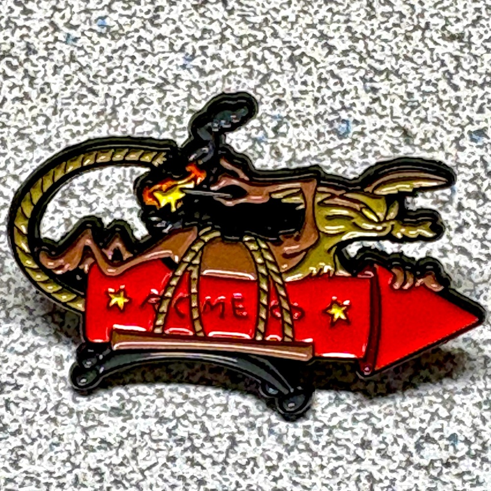 🐰 Wylie coyote/bugs bunny TV cartoon series pin/brooch-lapel